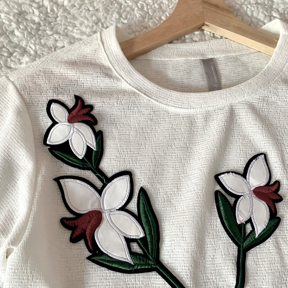 Floral Patch Tee, T-shirt